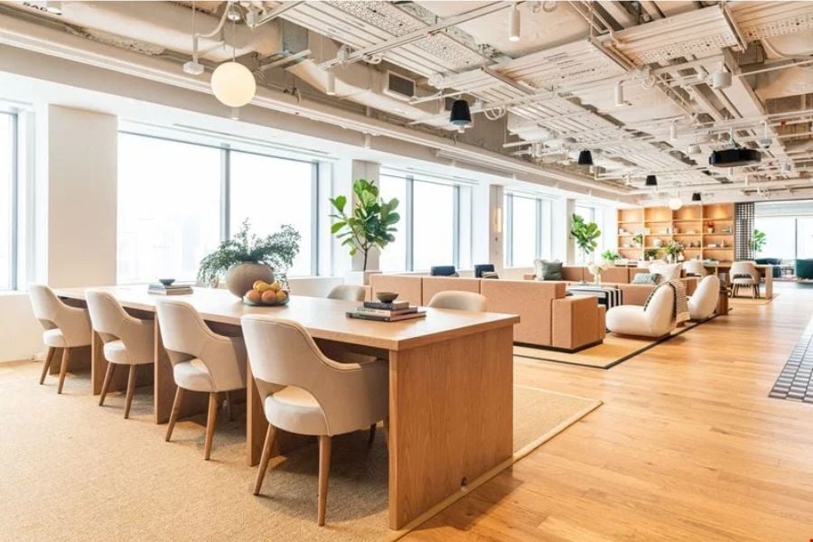 2. WeWork – 21 Collyer Quay delivers a fascinating work experience