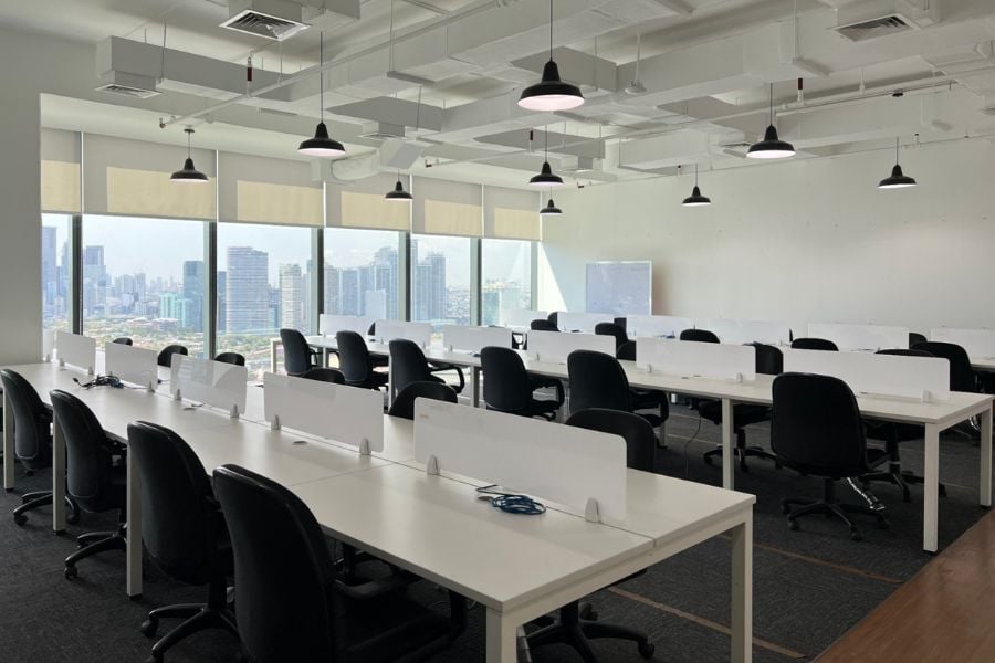 5. Figari – The Curve delivers a premium & top coworking in Makati