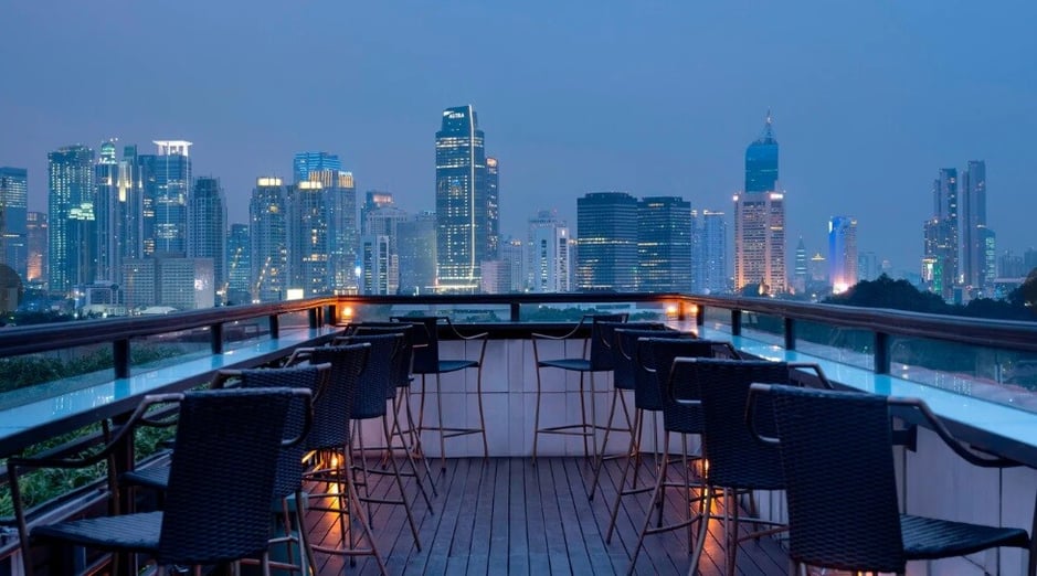 jakarta-rooftop-6 (La-Vue-Hermitage-hotel rooftop)